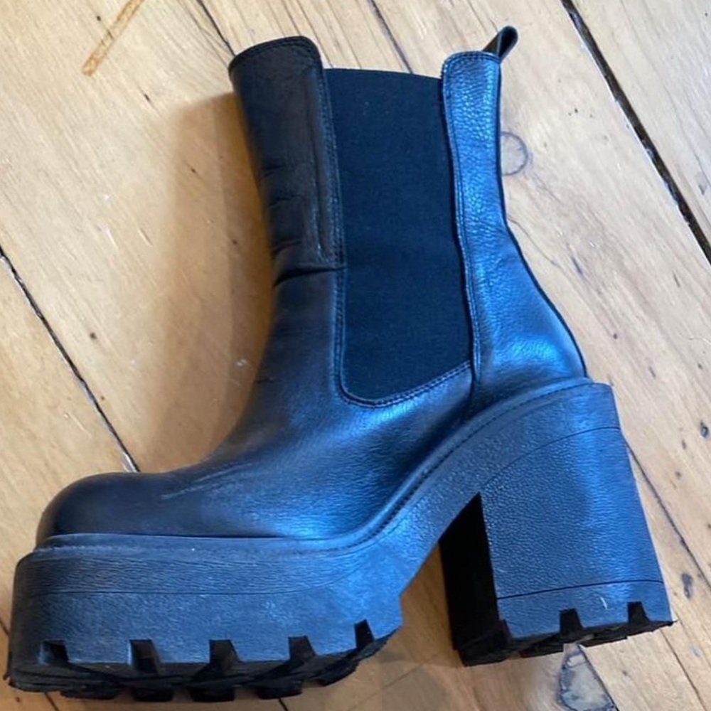 Chelsea chunky heeled boots L’Intervalle Size 9-10